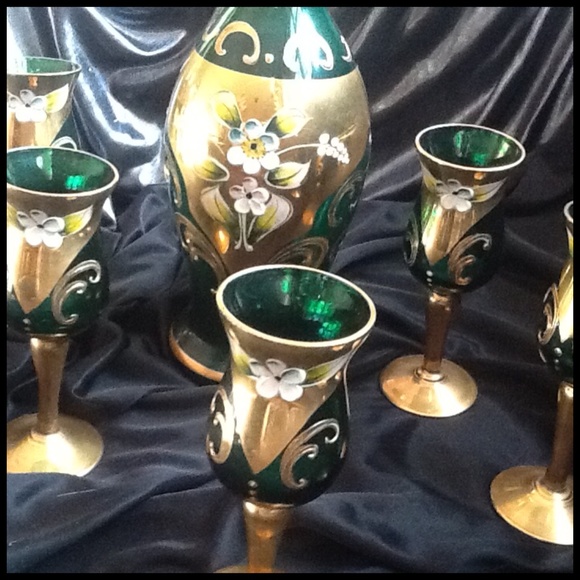 From ITALY Heavily Gold Encrusted Carafe set with 6 goblets possibly MURANO - Picture 3 of 7
